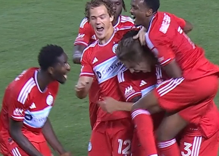 Gol Dramatis Djordje Mihailovic Selamatkan Toronto FC dari Kekalahan di Markas Chicago Fire