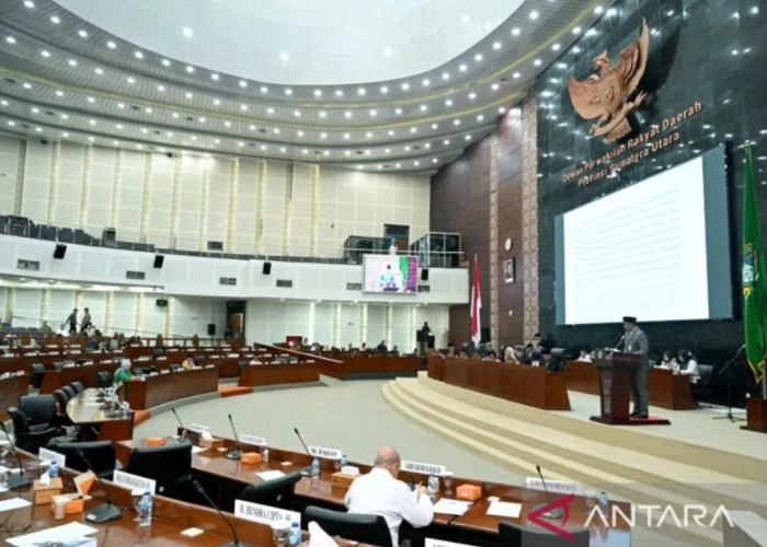 Target Pembangunan Sumut: Gubernur Bobby Serahkan Ranperda APBD 2026, Lima Sektor Ini Jadi Prioritas Utama