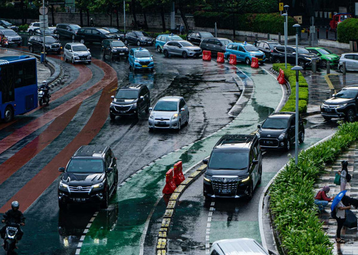 Waspada Cuaca Ekstrem, Jakarta Terus Diguyur Hujan Sejak Malam Hingga Pagi Ini Jumat 6 Maret 2026 
