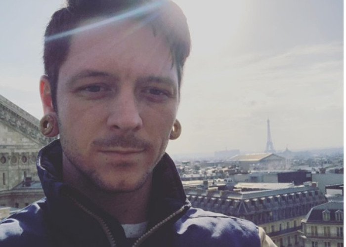 NGERI!  Jet Jatuh di Perumahan AL San Diego, Mantan Drummer The Devil Wears Prada dan 5 Orang Lainnya Tewas