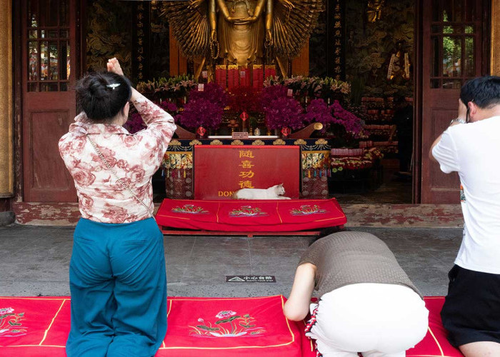 Tetap Khidmat Meski Tak Seramai Dulu, Vihara Pak Tie Hut Cou Medan Sunggal Jadi Simbol Harmoni Imlek 2577