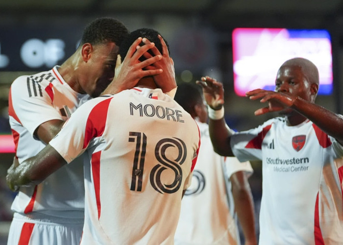 Pesta Gol dan Dua Kartu Merah: Earthquakes Tundukkan FC Dallas 4-2 di Laga Dramatis