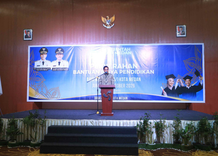 Rico Waas Janji Tambah Kuota Bantuan Pendidikan Mahasiswa Medan Tahun Depan