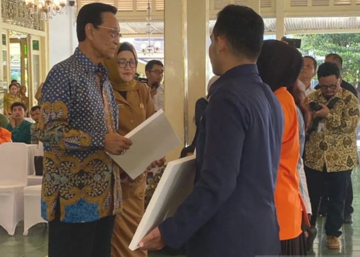 DIY Salurkan Bantuan Biaya Hidup untuk 1.296 Mahasiswa Terdampak Bencana, Sri Sultan: Pendidikan Jangan Terhen