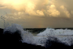 Cuaca Ekstrem Mengintai, ASDP Imbau Penumpang Ketapang–Gilimanuk Utamakan Keselamatan