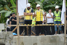Bobby Nasution Minta Proyek Turap di Perbatasan Nias-Nias Barat Dikebut Jelang Nataru