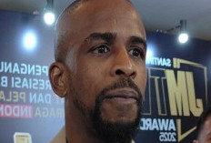 Sebut Timnas Mundur Lagi, Greg Nwokolo: Kita Tidak Butuh Pelatih yang Bicara Proses!