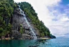 Mengenal Pulau Mursala, Destinasi Wisata Bahari dengan Air Terjun ke Laut
