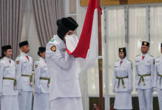 Resmi Dikukuhkan Bobby Nasution, 74 Paskibraka Sumut Siap Bertugas di HUT ke-81 RI